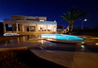 Chalet en Cala d´Or. Espléndida villa de estilo moderno con licencia de alquiler, ubi