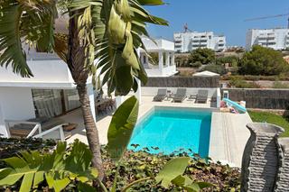 Chalet à Cala d´Or. Villa moderna en cala dor con licencia para alquiler turístico