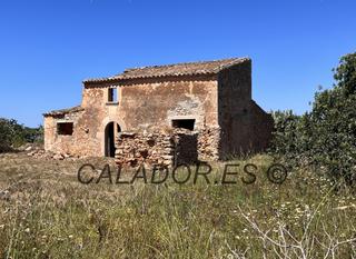 Mas à Es Llombards. Casa antigua mallorquina a reformar en es llombards