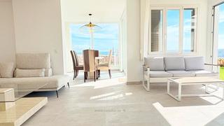 Apartament a Cala d´Or. Apartamento reformado en primera linea del mar con vistas espect