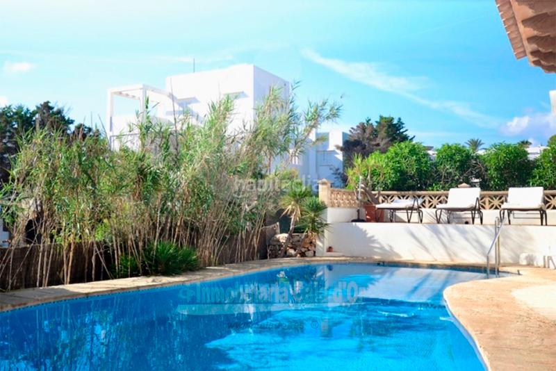 Foto e5198bd4-af49-460f-b9b3-59bed08aaaf7. Chalet villa en primera línea de mar de es forti en Santanyí
