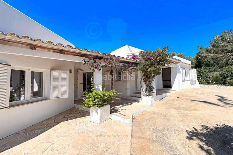 Foto d3faad21-63d9-485f-9623-200ecbf25127. Chalet villa con piscina y licencia turística en calo des pou en Santanyí