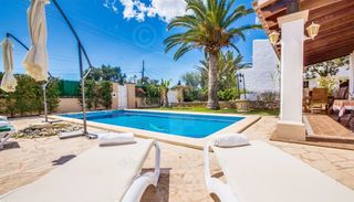 Chalet in Cala d´Or. Exclusiva villa en planta baja con licencia turística en cala do