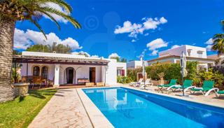 Chalet à Cala d´Or. Exclusiva villa en planta baja con licencia turística en cala do