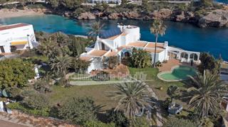 Chalet à Cala d´Or. Excelente casa en primera linea con vistas al mar