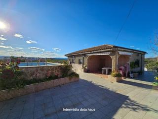 Casa a Vilamarxant. Chalet independiente de dos alturas, vilamarxant