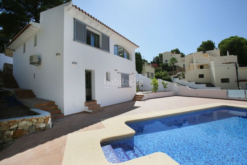 Foto 0fad0af4-a4d7-46fc-8611-94716c7d25a4. Casa amb piscina a Paichi Moraira