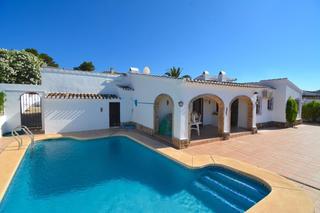 Casa a Partida Comunes-Adsubia. Chalet en zona residencial en jávea