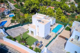 Chalet en Benissa Pueblo. Villa con vistas panorámicas al mar en benissa