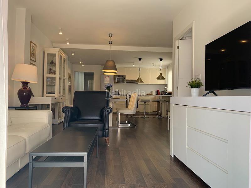 Foto f7a3213c-200b-4248-85fb-9a3fcb7f51e9. Alquiler piso apartamento en alquiler en el centro de denia con tres habitaciones en Dénia