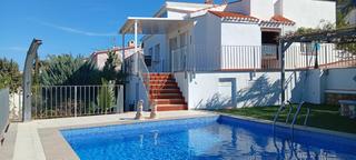 Casa en El Montgó. Novedad! villa de 4 dormitorios con vistas al mar en denia