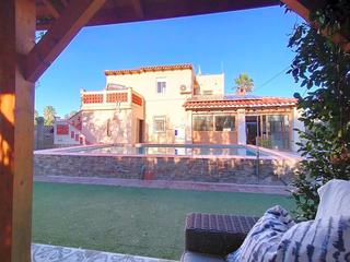 Casa en Oliva Nova. Precioso chalet al lado de oliva nova golf