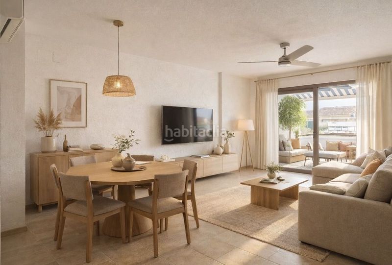 Foto 92318a3b-8b1f-4e21-a1dd-eae64a464275. Casa adossada amb piscina a Oliva playa Oliva