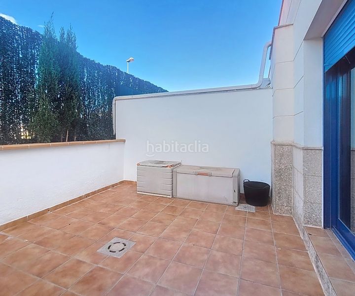 Foto ab1f43a2-f6c3-42e1-82e8-4ea06153dfaf. Casa adossada amb piscina a Oliva playa Oliva