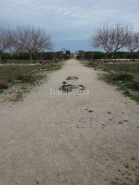 Foto cb4aefc5-e96c-4f78-9526-9b9c5e597844. Casa adossada amb piscina a Oliva playa Oliva