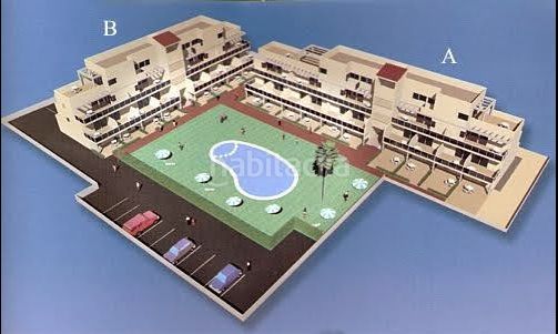 Foto e1dba99c-7af5-40e2-a113-83d8dc6d4f0a. Casa adossada amb piscina a Oliva playa Oliva