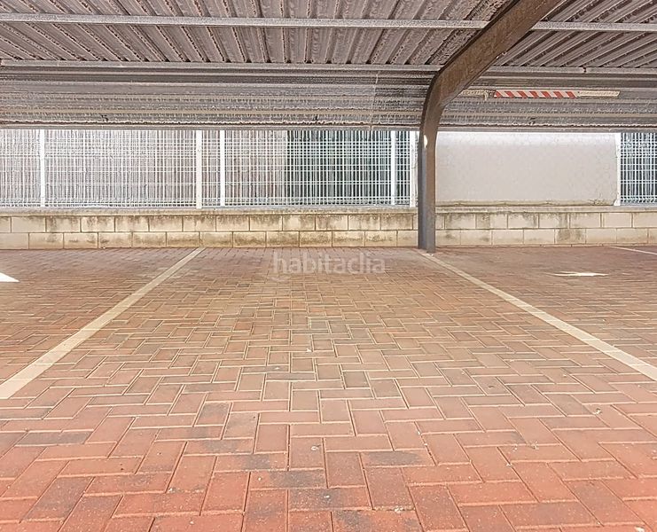 Foto e23b1dfa-d838-409a-b3f5-d5cccc73eba6. Casa adossada amb piscina a Oliva playa Oliva