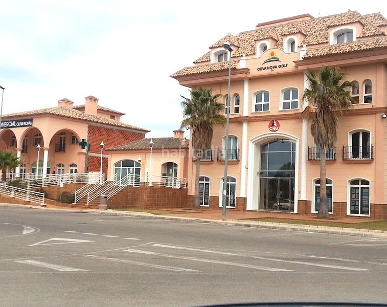 Foto f26a1c3c-c7cc-4fbe-bf54-dde0c74ec40b. Casa adossada amb piscina a Oliva playa Oliva