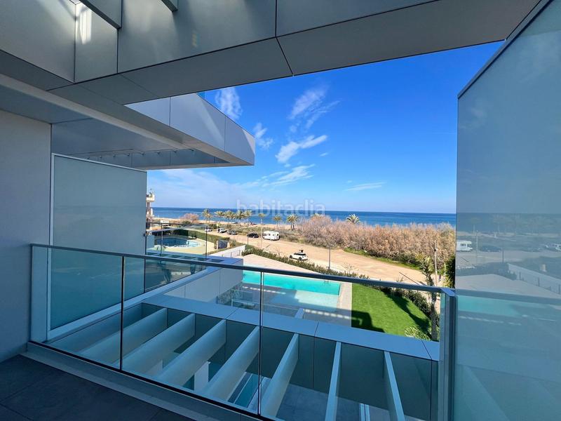 Foto beb7e1f5-919d-405d-9076-e9c99494eb5d. Apartamento estupendo apartamento nuevo en primera línea en Dénia