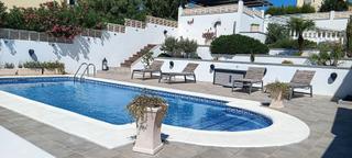Haus in Gata de Gorgos. Villa impecable con vistas a la montaña en zona de dénia
