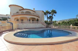 Casa en La Fustera. Villa en venta en benissa