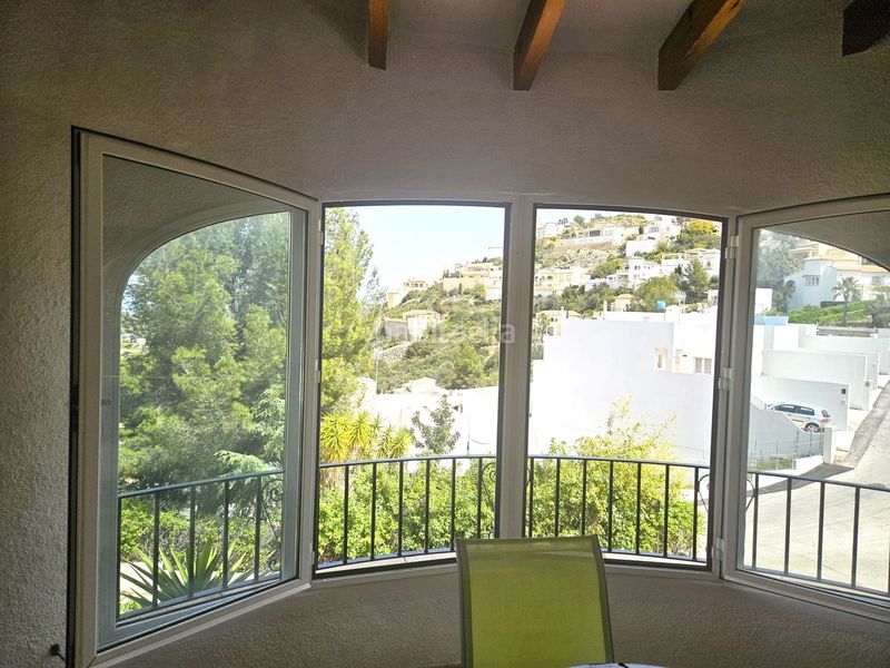 Foto d654d73f-787c-45e2-a1d5-35a8b685cf8e. Casa chalet con vistas al mar en monte solana en Pedreguer