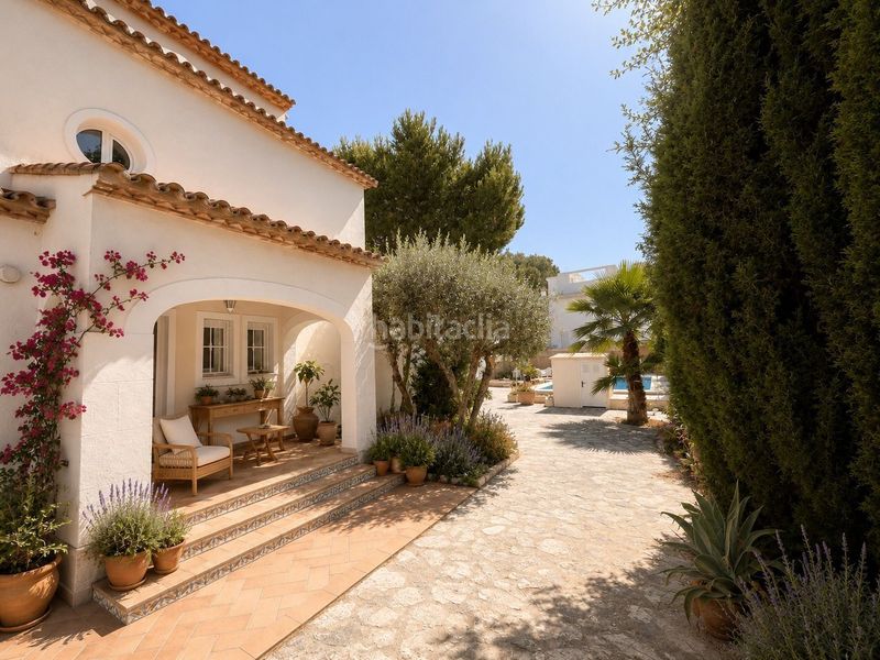 Foto f803e655-4b60-4f87-a0cd-6a73f668f7bc. Casa amb piscina a Las Rotas / Les Rotes Dénia
