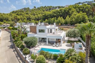 Casa en Portichol-Balcón al Mar. Moderna villa independiente con piscina climatizada en el portit