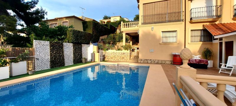 Foto 9a23574e-4bca-435a-90bb-d3e624d55224. Casa amb piscina a El Montgó Dénia