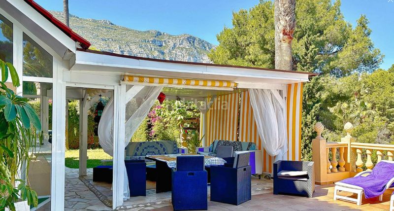 Foto cb71b960-8e7a-4289-81b1-f651ffd36507. Casa amb piscina a El Montgó Dénia