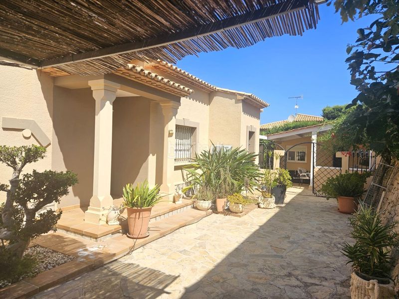 Foto e6abeba5-e1b4-4cea-8dd8-5db729b03a58. Casa amb piscina a El Montgó Dénia