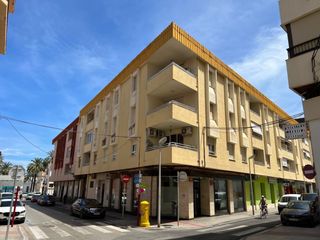 Etagenwohnung in Centro Urbano. Piso de 5 dormitorios en el centro de dénia, a 50 m del mar y ma