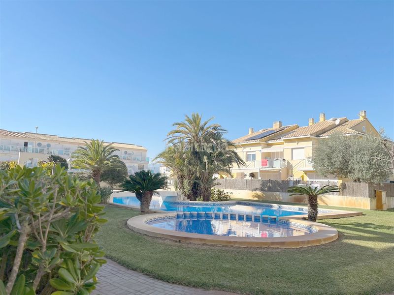 Foto c136734c-19ec-4963-8a11-f31351ab9262. Apartament amb piscina a Oliva nova Oliva