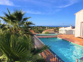 Casa en El Montgó. Villa con vistas al mar