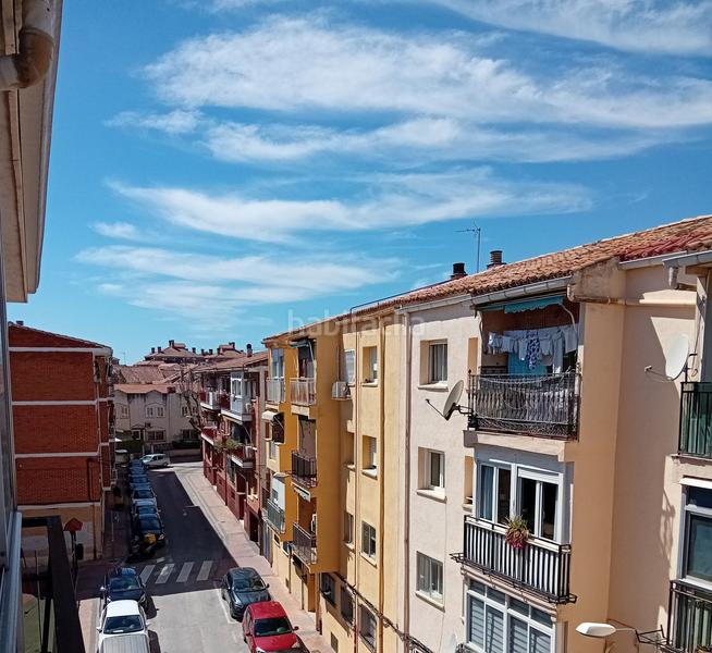 Foto 9859efd3-2201-4d5f-a8d6-8bd86f2115b7. Piso  en venta , 4 dormitorios. en El Olivar-La Magdalena Colmenar Viejo