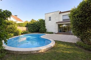 Chalet in Fuente Santa. Chalet en venta en colmenar viejo, 5 dormitorios.