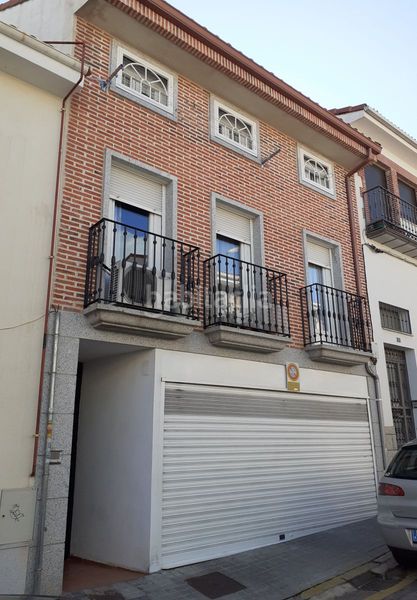 Foto 1a690f6a-2140-42b0-bcbf-5537cd74e65b. Àtic amb calefacció aparcament a Centro Colmenar Viejo