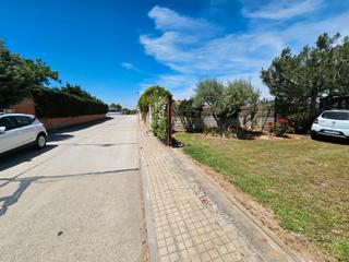 Terreny residencial a Casar (El). Parcela llana rectangular y amplio frente, muy bien acondicionad