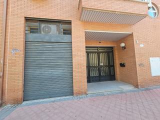 Local Comercial en Calle zeus 1. Local equipado con cocina