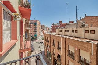 Location Appartement  Carrer igualada. Piso encantador con ambiente relajante