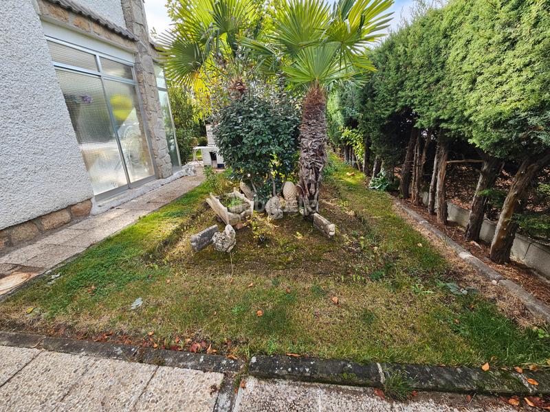 Foto 02fe9f9f-5d87-4d32-8b8b-4cc66b54530b. Xalet amb xemeneia calefacció aparcament piscina a Cabanillas de la Sierra