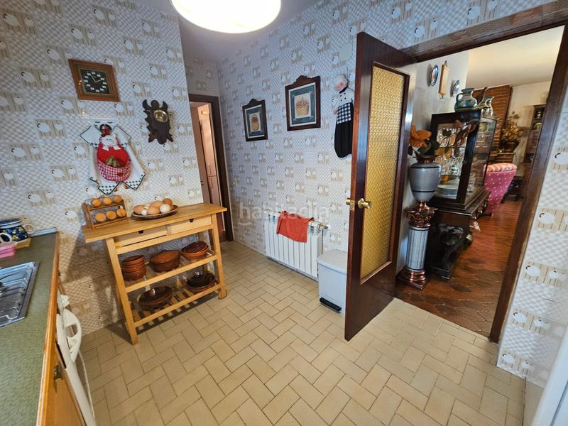 Foto 17ce973b-2314-4f54-92d5-873c02141f5a. Xalet amb xemeneia calefacció aparcament piscina a Cabanillas de la Sierra