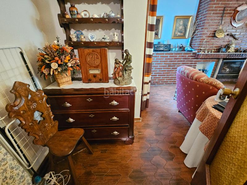 Foto 2cea02ff-68f8-436e-945c-302c63abdbe8. Xalet amb xemeneia calefacció aparcament piscina a Cabanillas de la Sierra