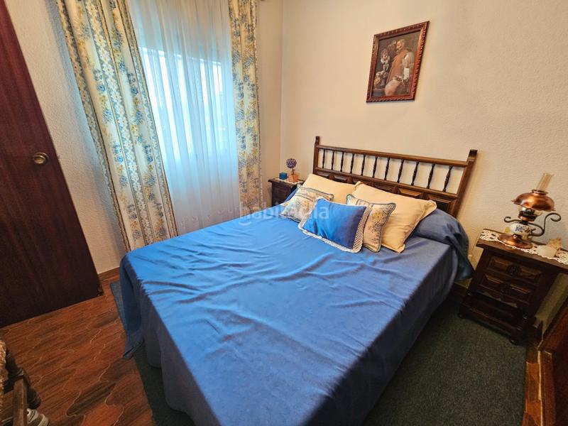 Foto 96a10055-2efe-41e7-a32d-edfa4e1764b2. Xalet amb xemeneia calefacció aparcament piscina a Cabanillas de la Sierra