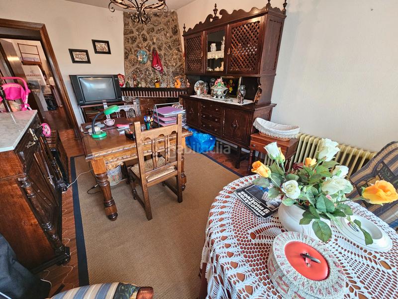 Foto a6f99440-2a4c-4345-93c7-ee152e97dc35. Xalet amb xemeneia calefacció aparcament piscina a Cabanillas de la Sierra