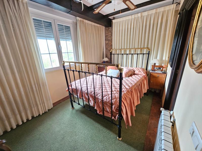 Foto a7ae7cc6-64da-4986-bcd5-7a53f991e376. Xalet amb xemeneia calefacció aparcament piscina a Cabanillas de la Sierra