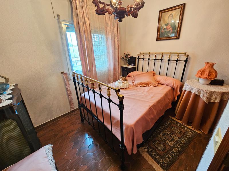 Foto f8bdd225-7dcc-4659-bbaa-7f7d16621095. Xalet amb xemeneia calefacció aparcament piscina a Cabanillas de la Sierra