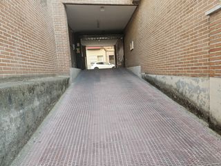 Aparcament cotxe a Calle de las Azucenas 32
