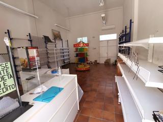Local Comercial en Casar (El). Local en buen estado de mantenimiento y con buena ubicacin para