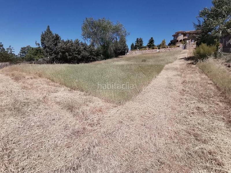 Foto 4860136c-486a-4be3-9745-720440055c77. Terreno residencial parcela rectangular, con espacio para casa, zona ajardinada y piscina, en caraquíz en Uceda